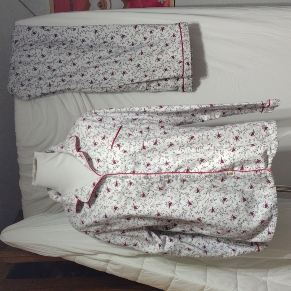 Flannel Aria cardinal pajamas sz med